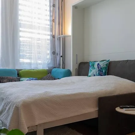 Daire Modern Apartment, 10 Min. Away From Hbf *